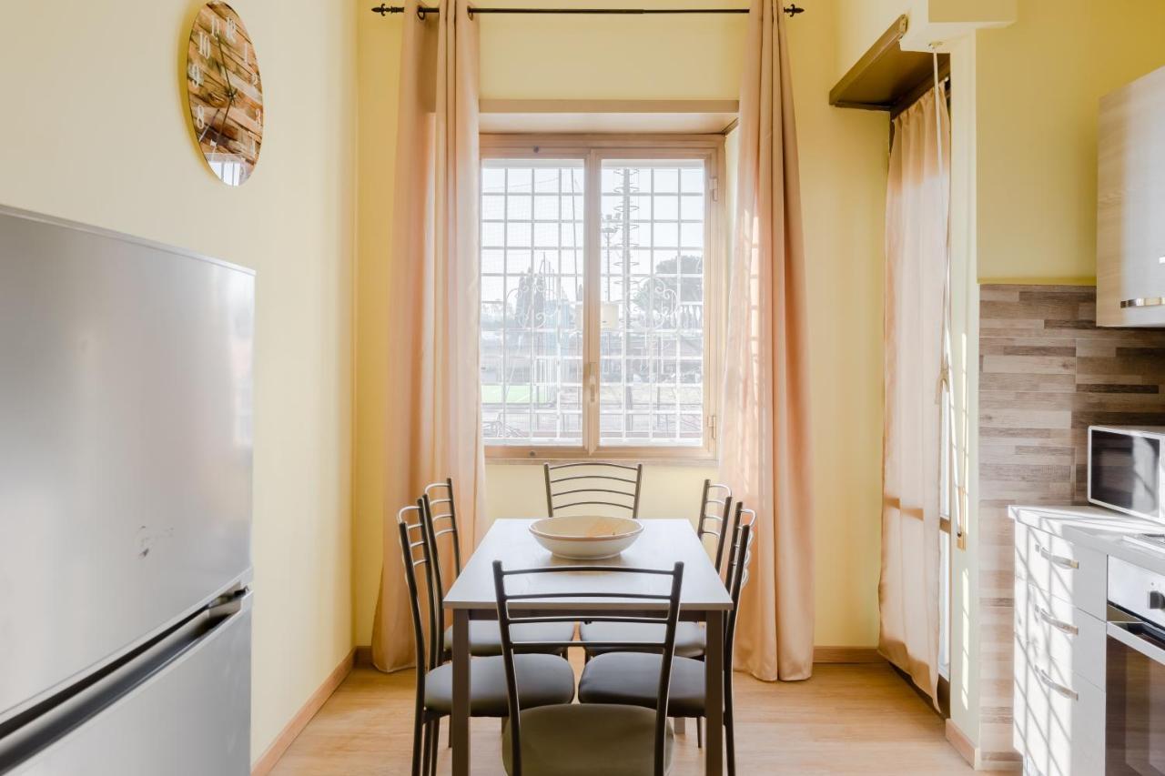 Le Rondini Apartment, 5 Persone, 2 Balconi, Policlinico Tor Vergata E Casilino 로마 외부 사진