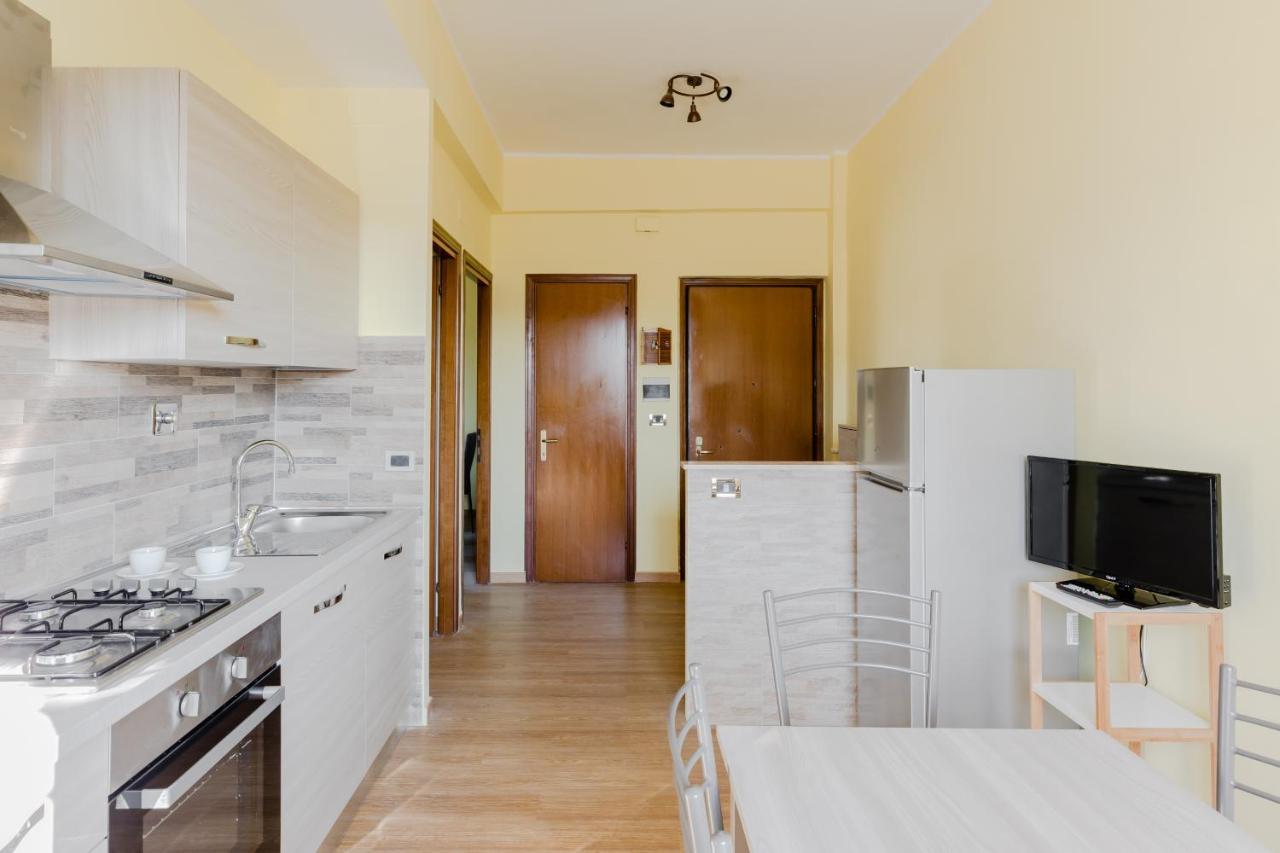 Le Rondini Apartment, 5 Persone, 2 Balconi, Policlinico Tor Vergata E Casilino 로마 외부 사진